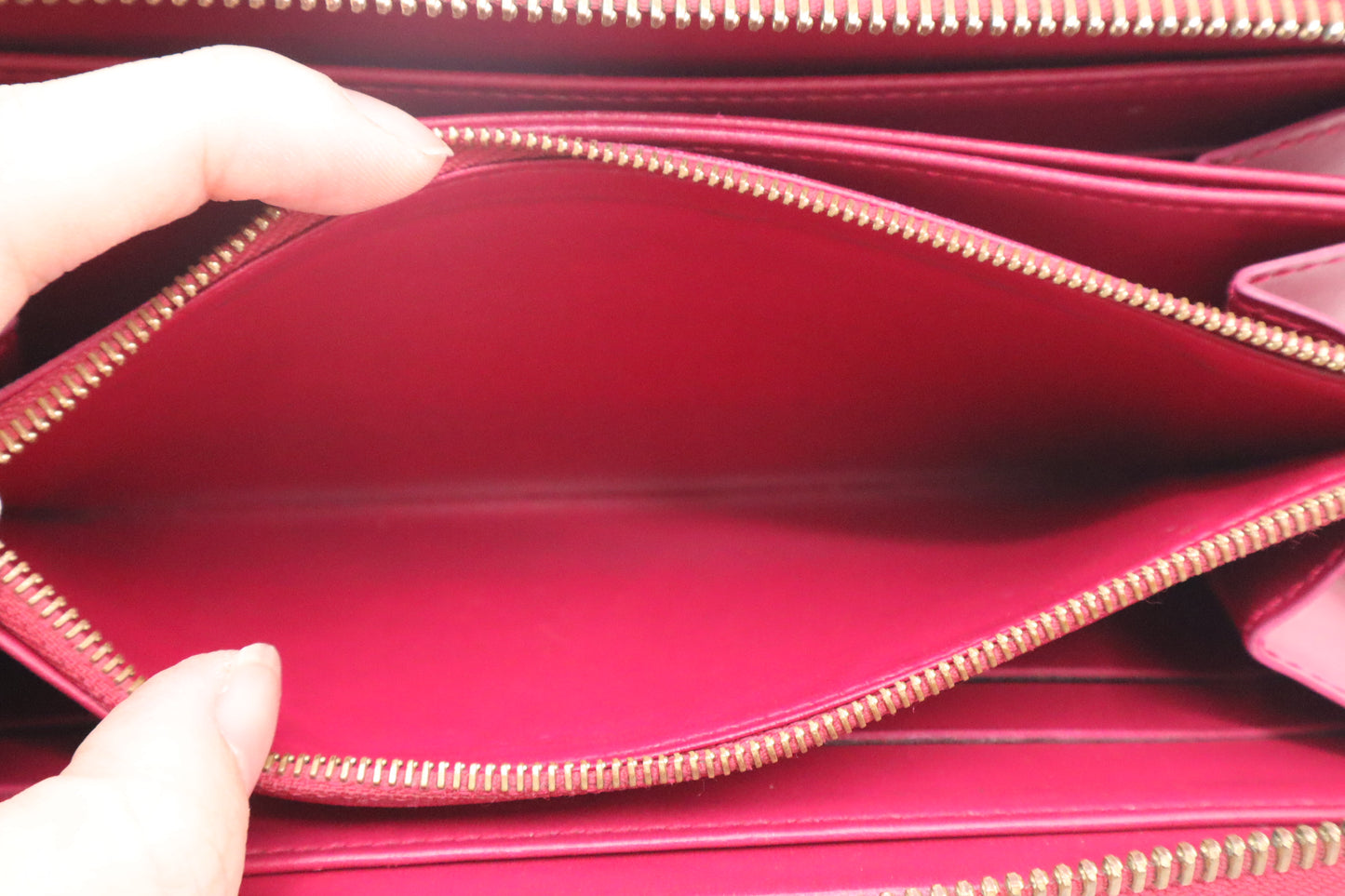 Louis Vuitton Zippy Wallet in Indian Rose Vernis Leather
