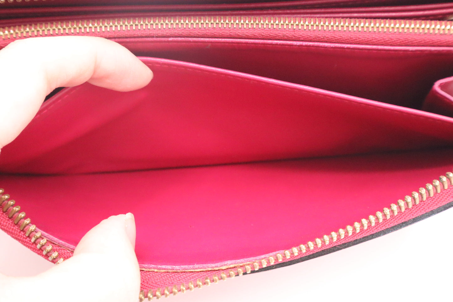 Louis Vuitton Zippy Wallet in Indian Rose Vernis Leather