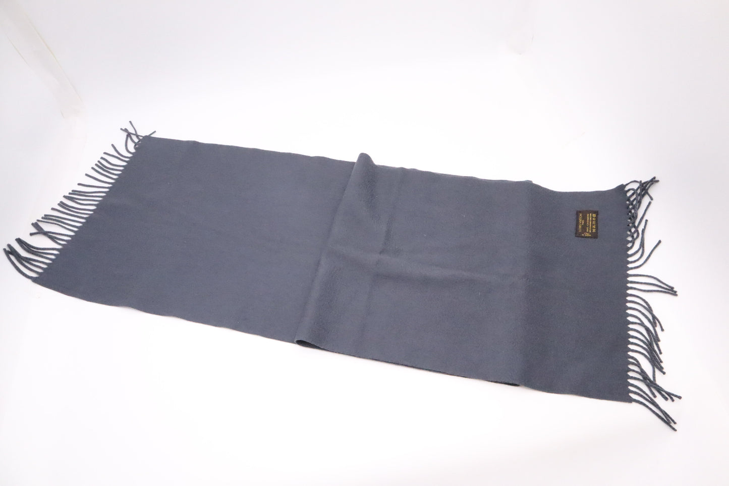 Louis Vuitton Scarf in Grey Cashmere