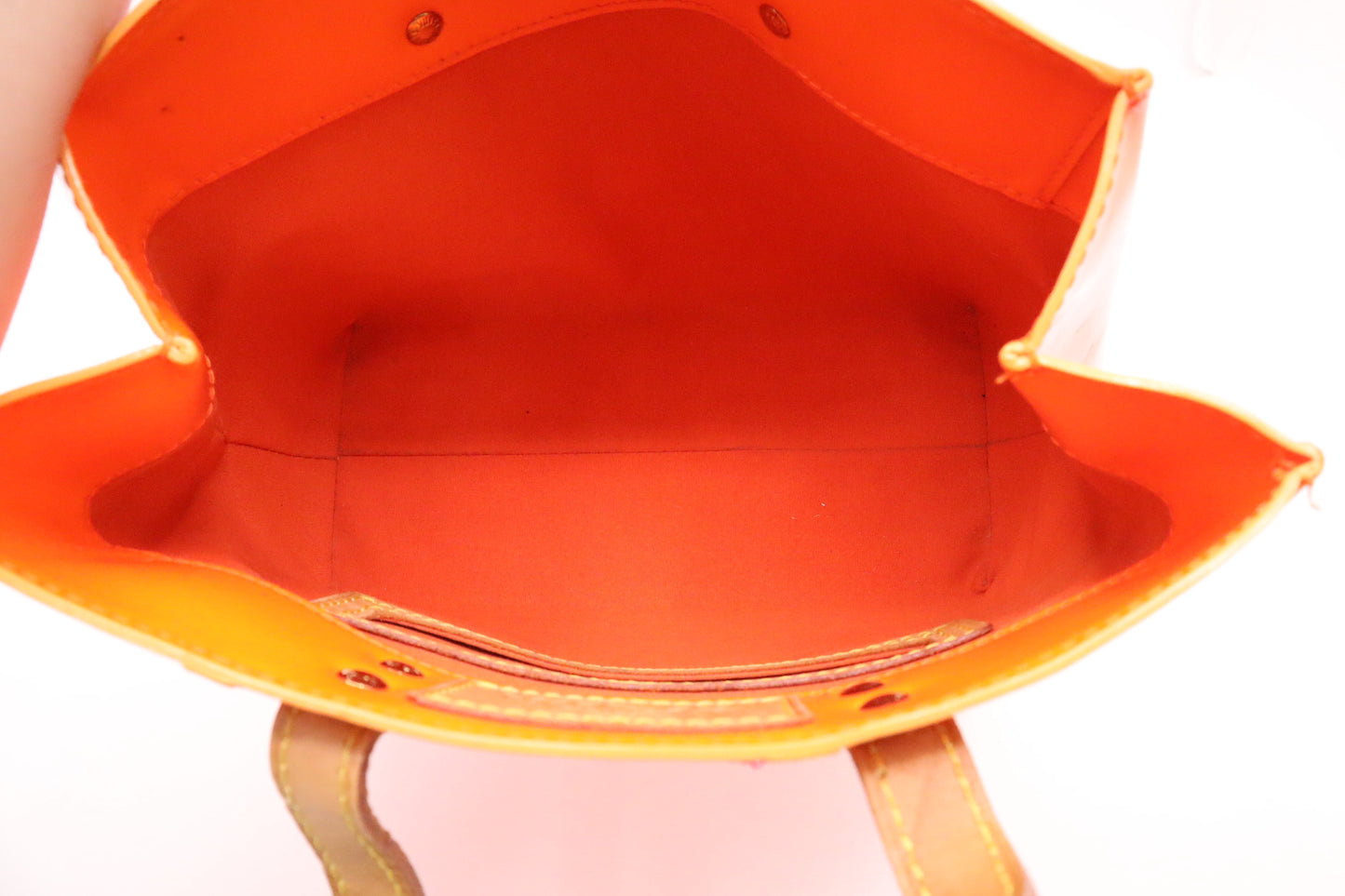Louis Vuitton Reade PM in Orange Vernis