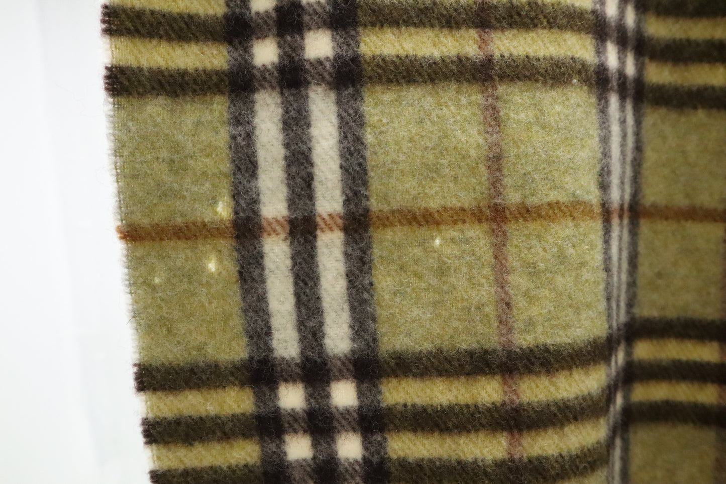 Burberry Scarf in Green Cashmere