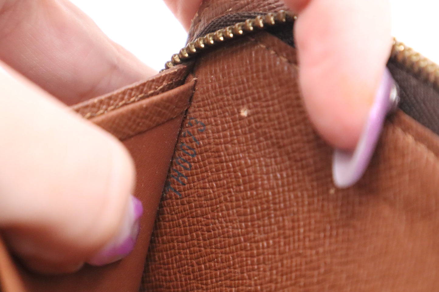 Louis Vuitton Long Zippy Wallet in Monogram Canvas