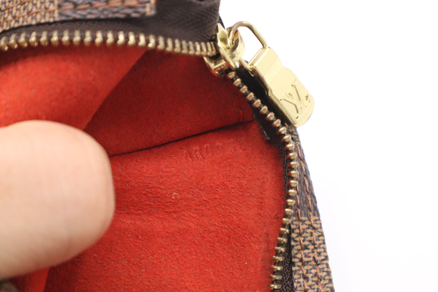 Louis Vuitton Marais in Damier Ebene Canvas