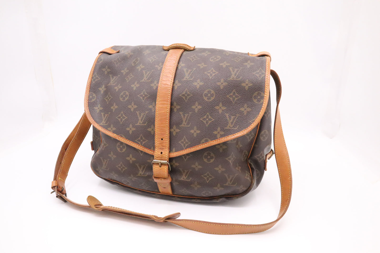 Louis Vuitton Saumur 35 in Monogram Canvas