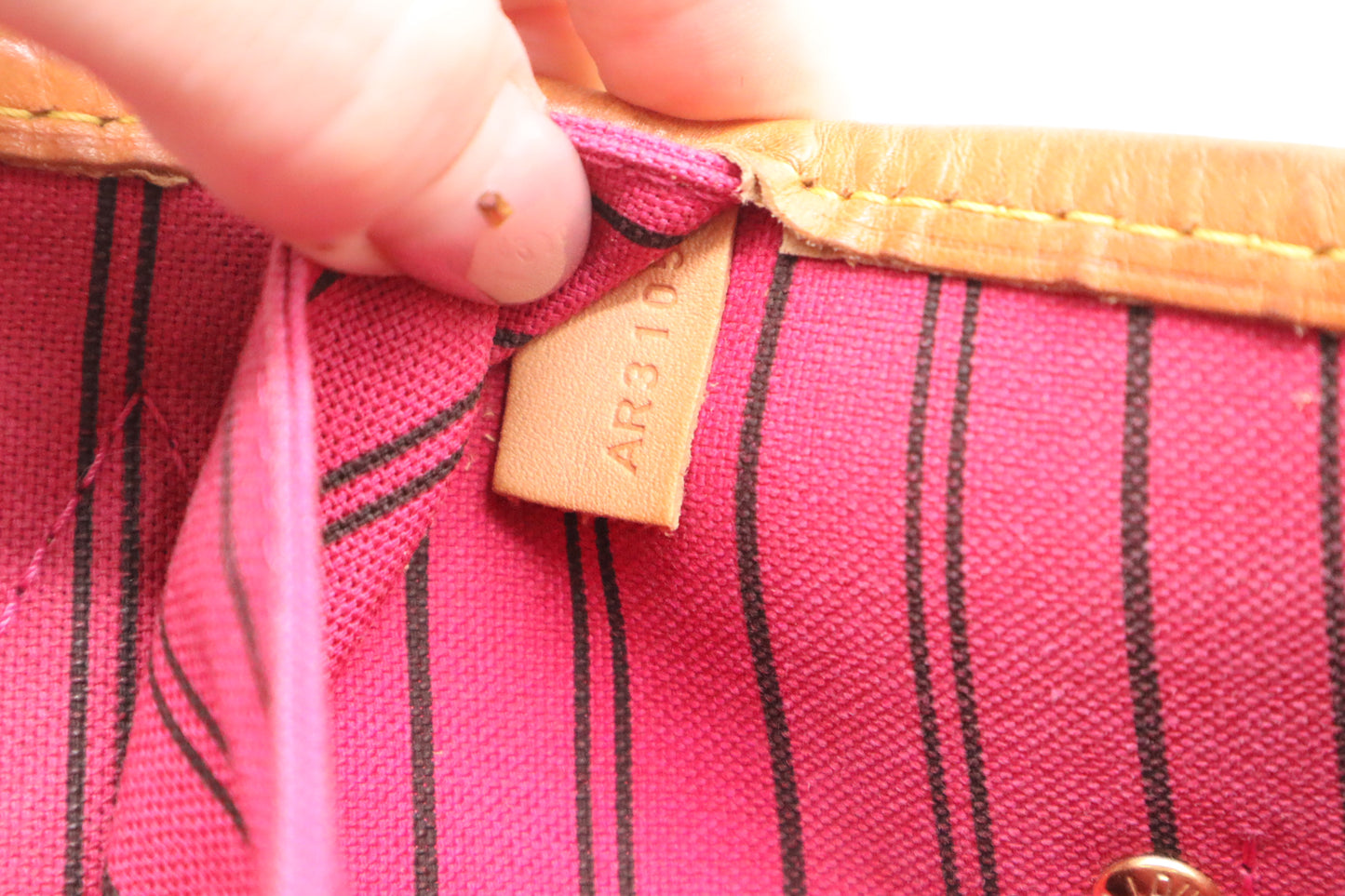 Louis Vuitton Neverfull MM in Monogram Canvas