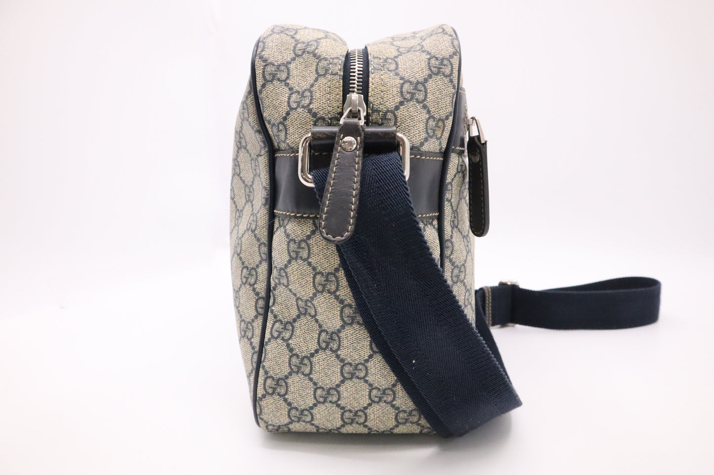 Gucci Messenger Bag in Navy Blue GG Supreme Canvas