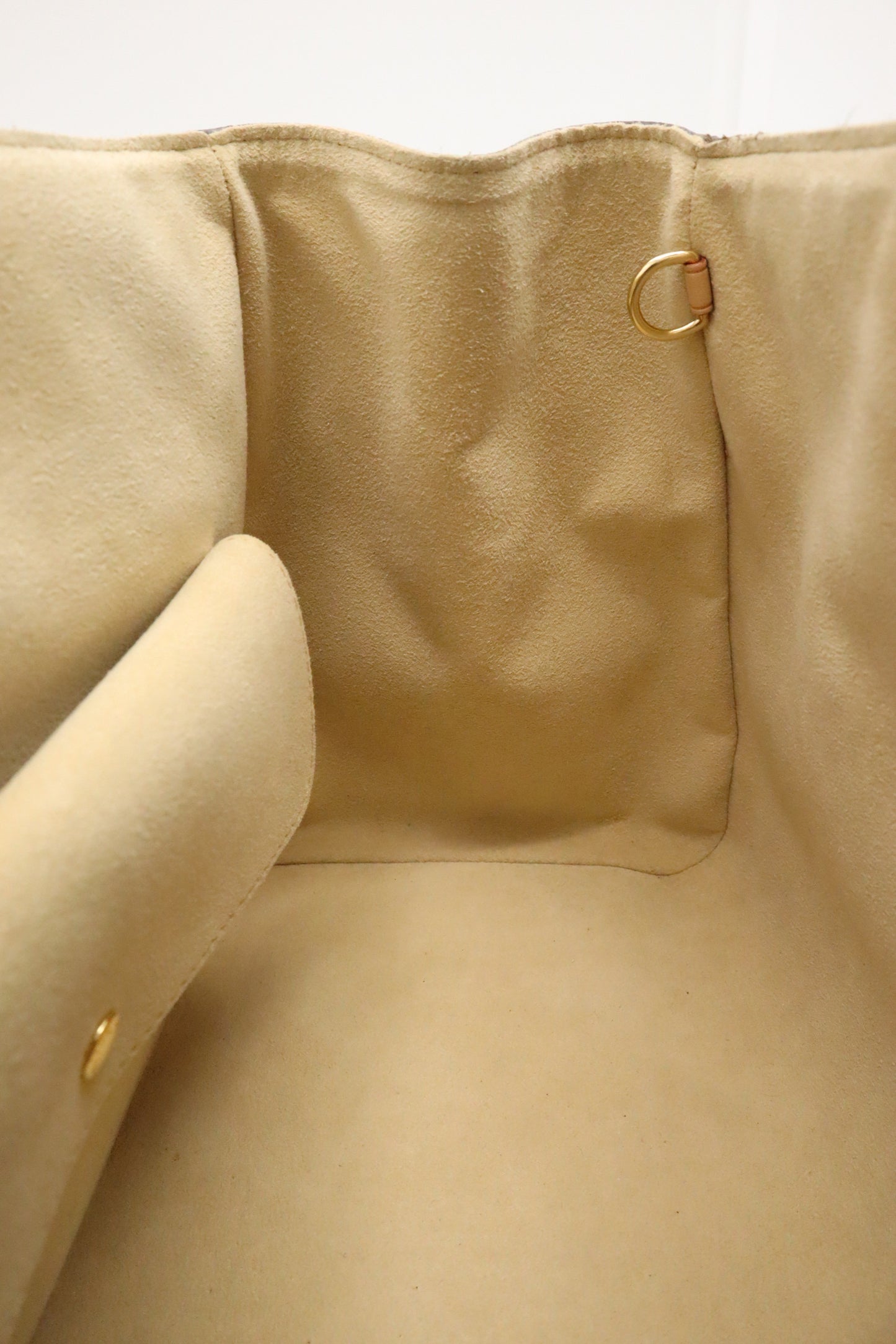 Louis Vuitton Beverly GM in Monogram Canvas