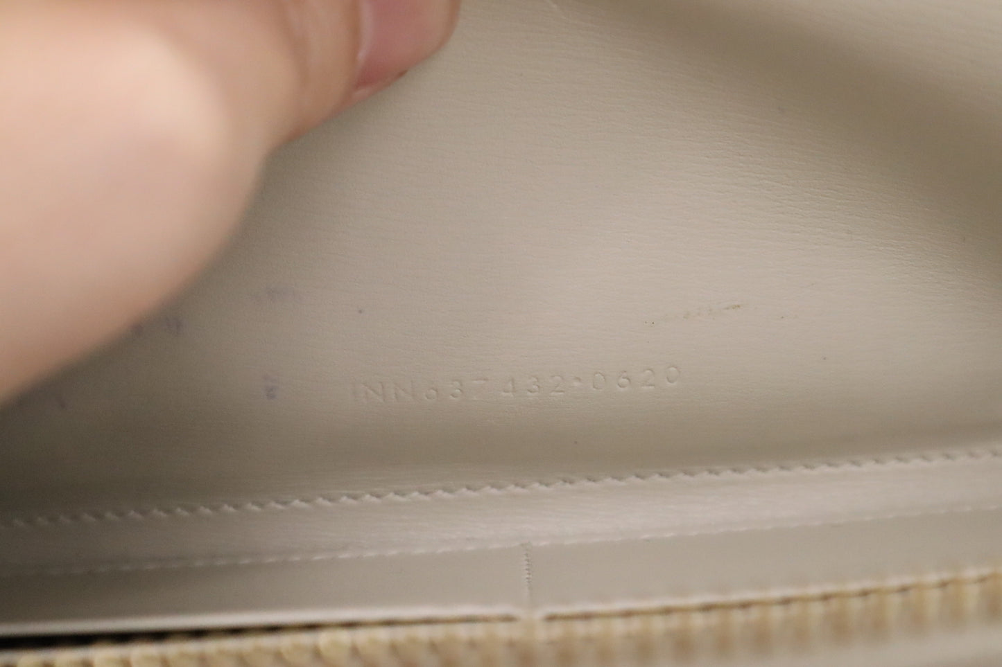 YSL Saint Laurent Long Zippy in Cream Leather