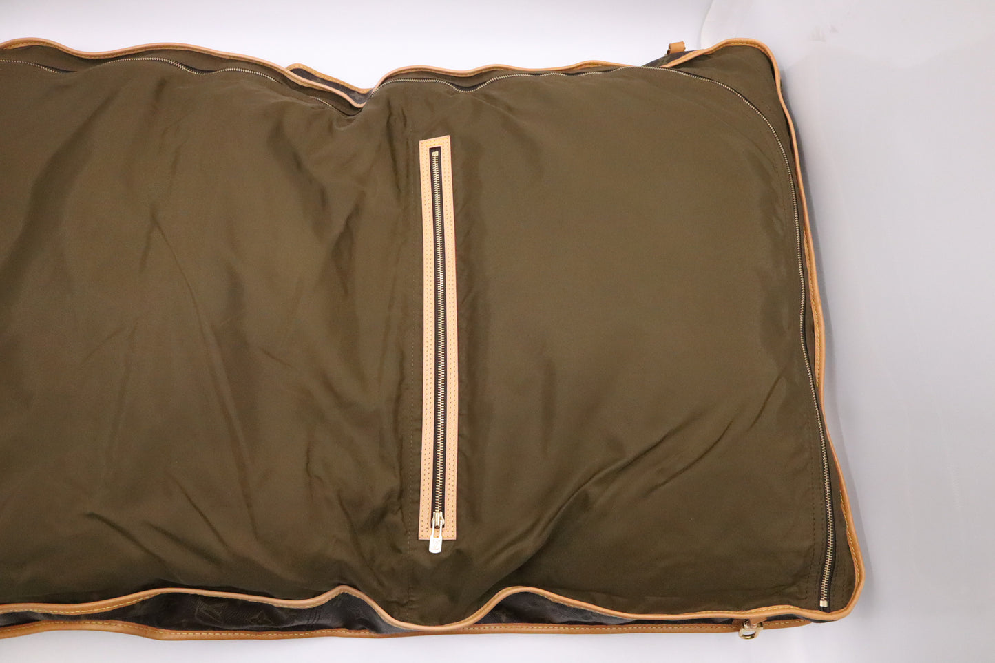 Louis Vuitton Portable Bandouliere in Monogram Canvas
