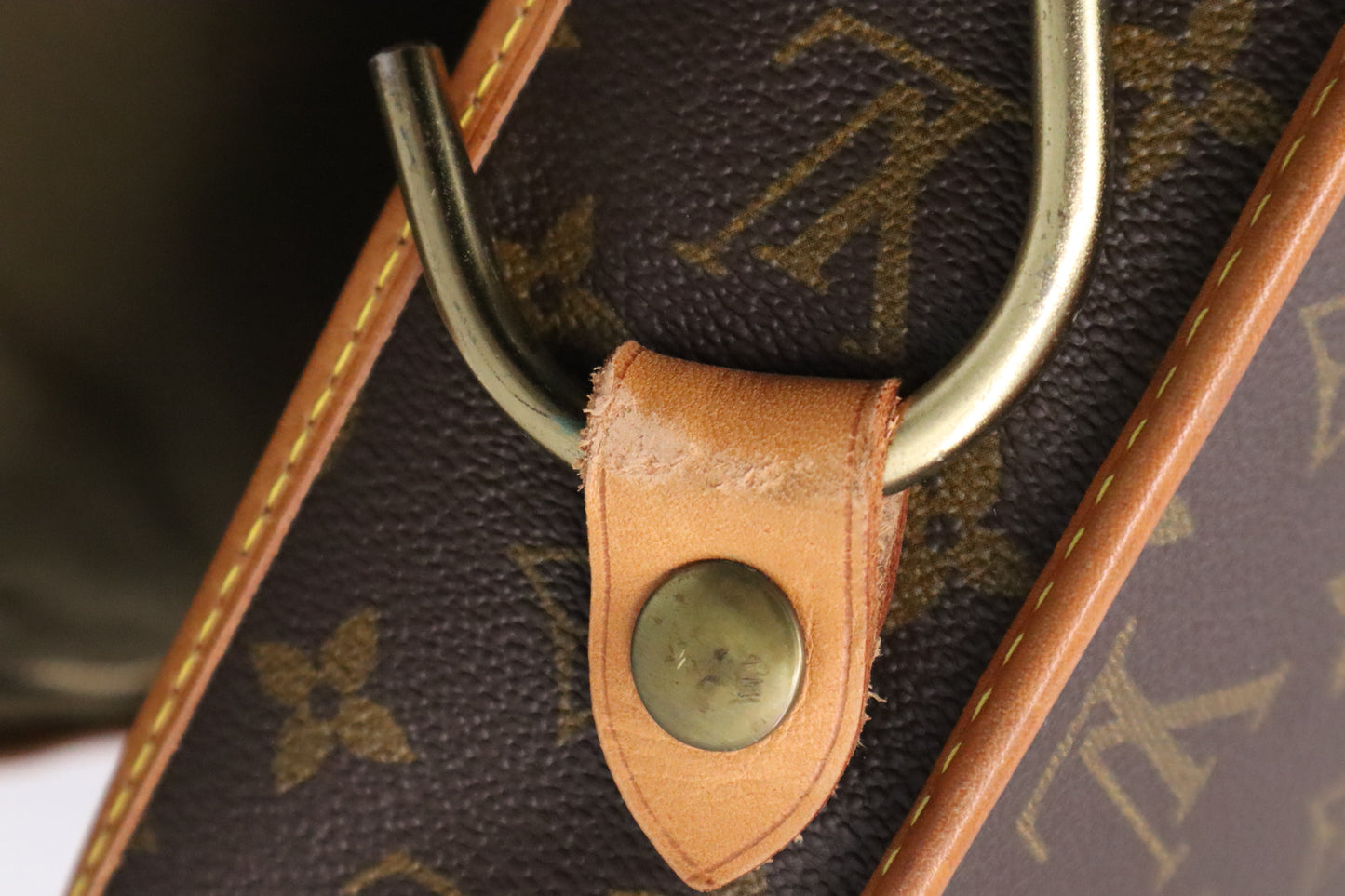 Louis Vuitton Portable Bandouliere in Monogram Canvas