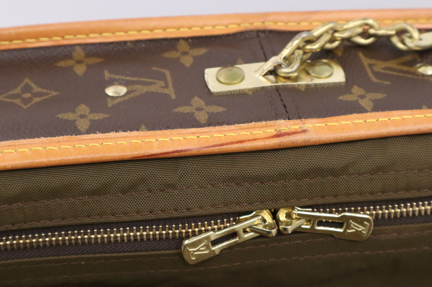 Louis Vuitton Portable Bandouliere in Monogram Canvas