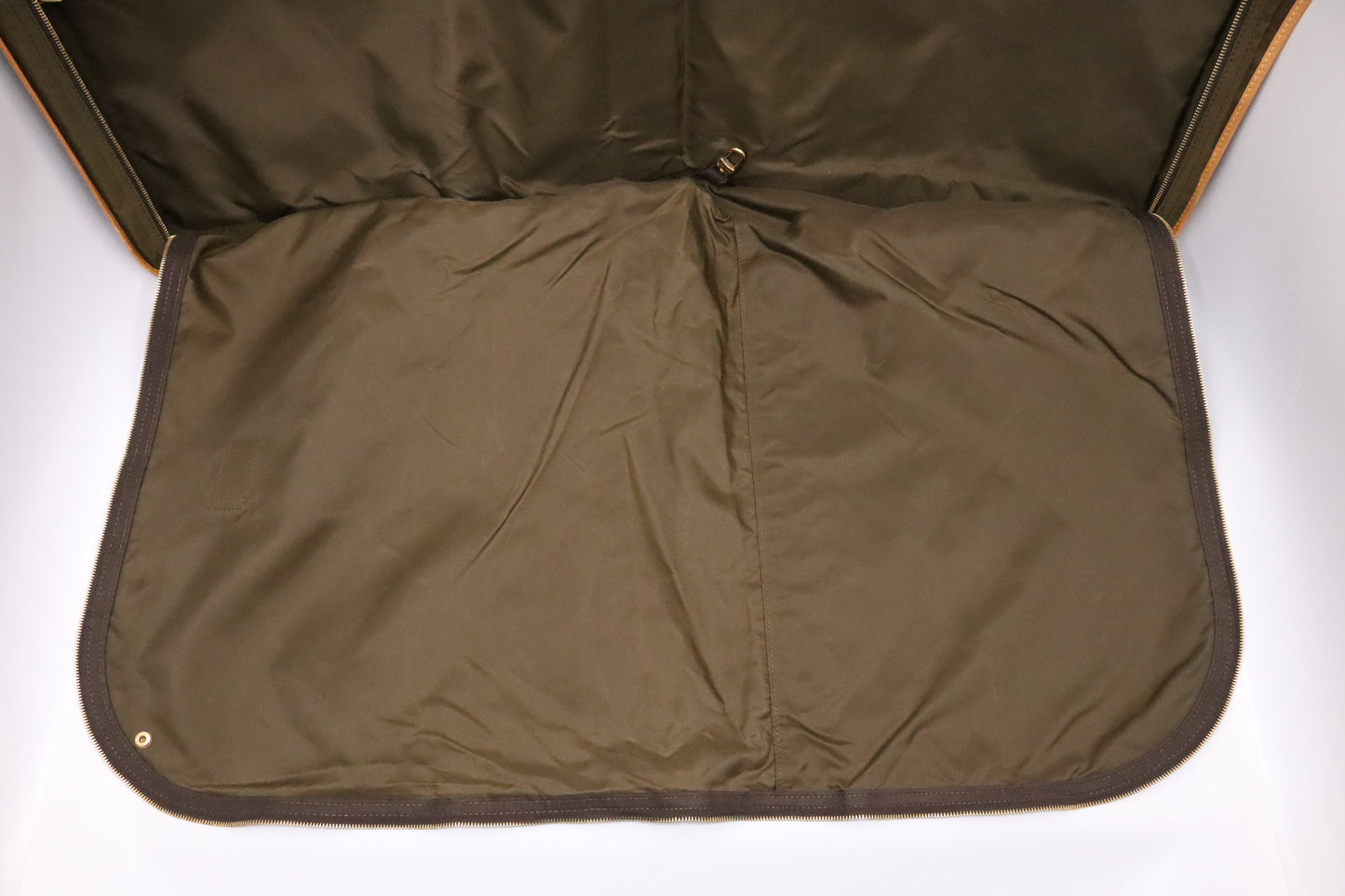 Louis Vuitton Portable Bandouliere in Monogram Canvas