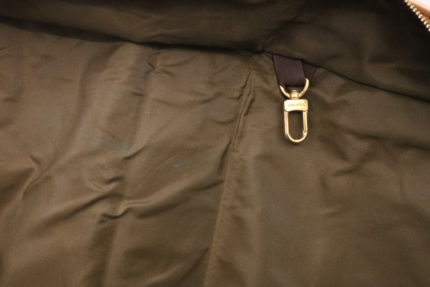 Louis Vuitton Portable Bandouliere in Monogram Canvas