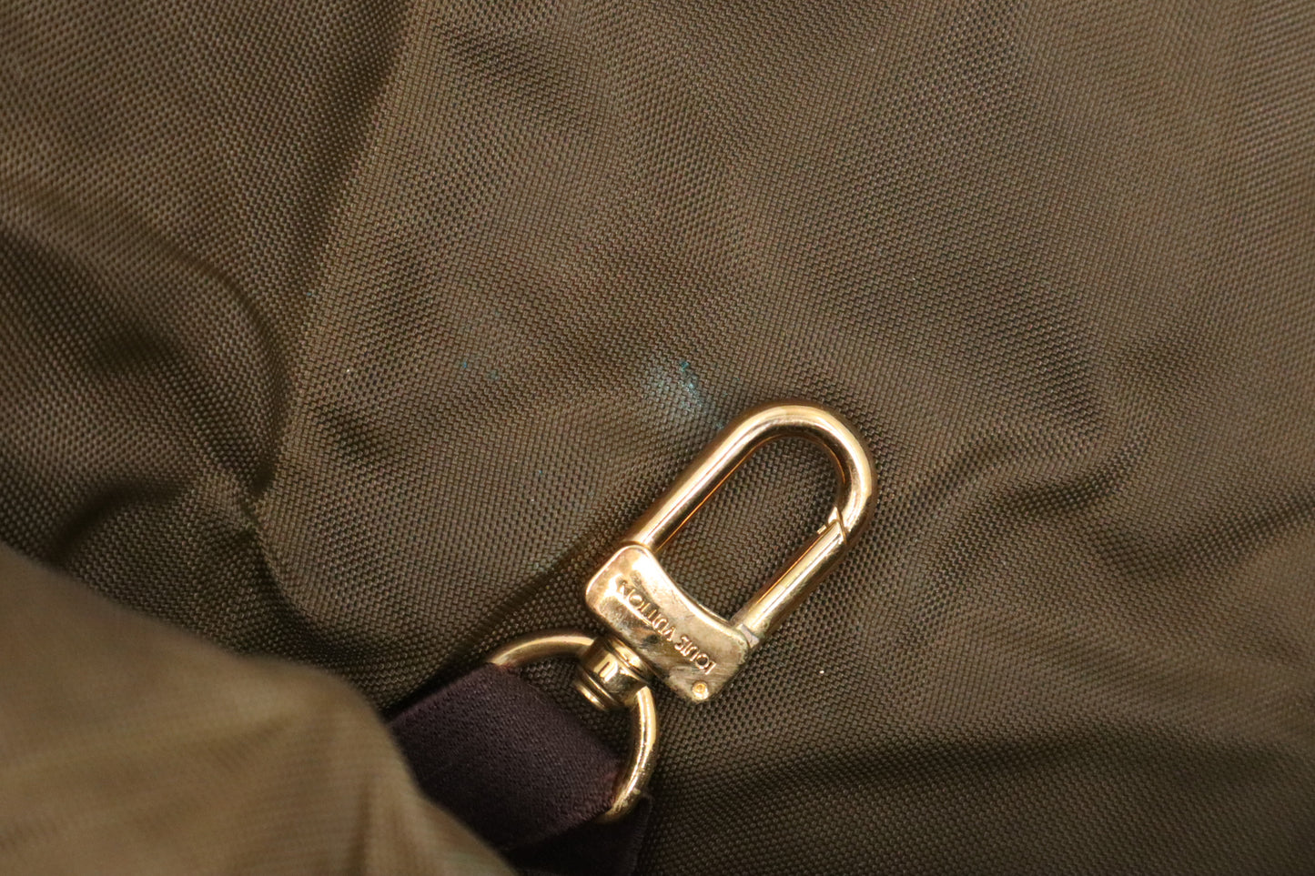 Louis Vuitton Portable Bandouliere in Monogram Canvas