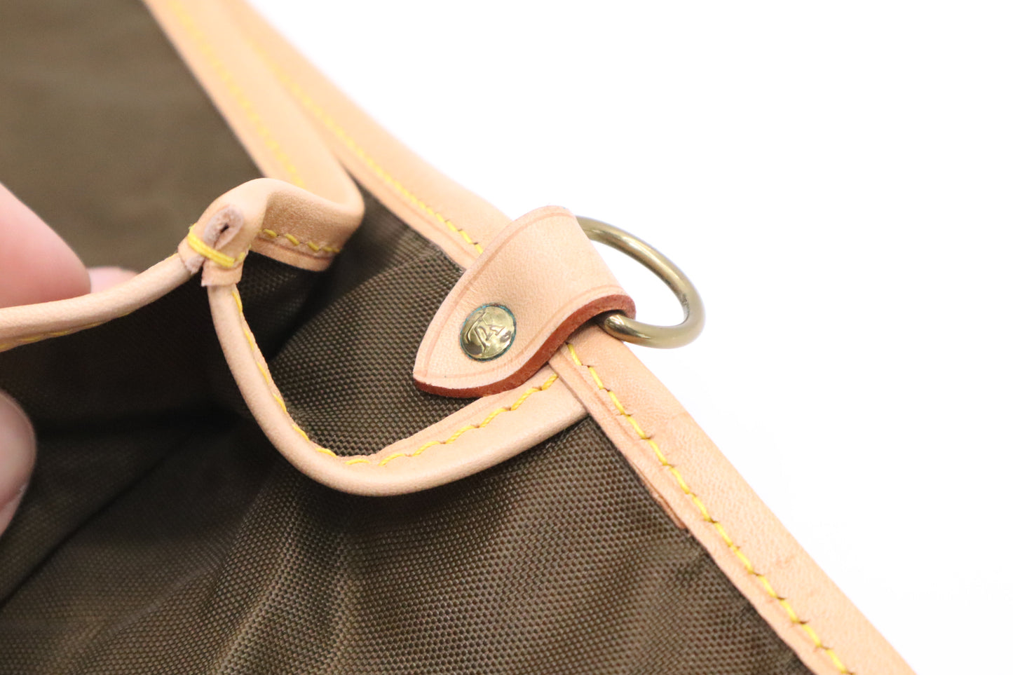 Louis Vuitton Portable Bandouliere in Monogram Canvas