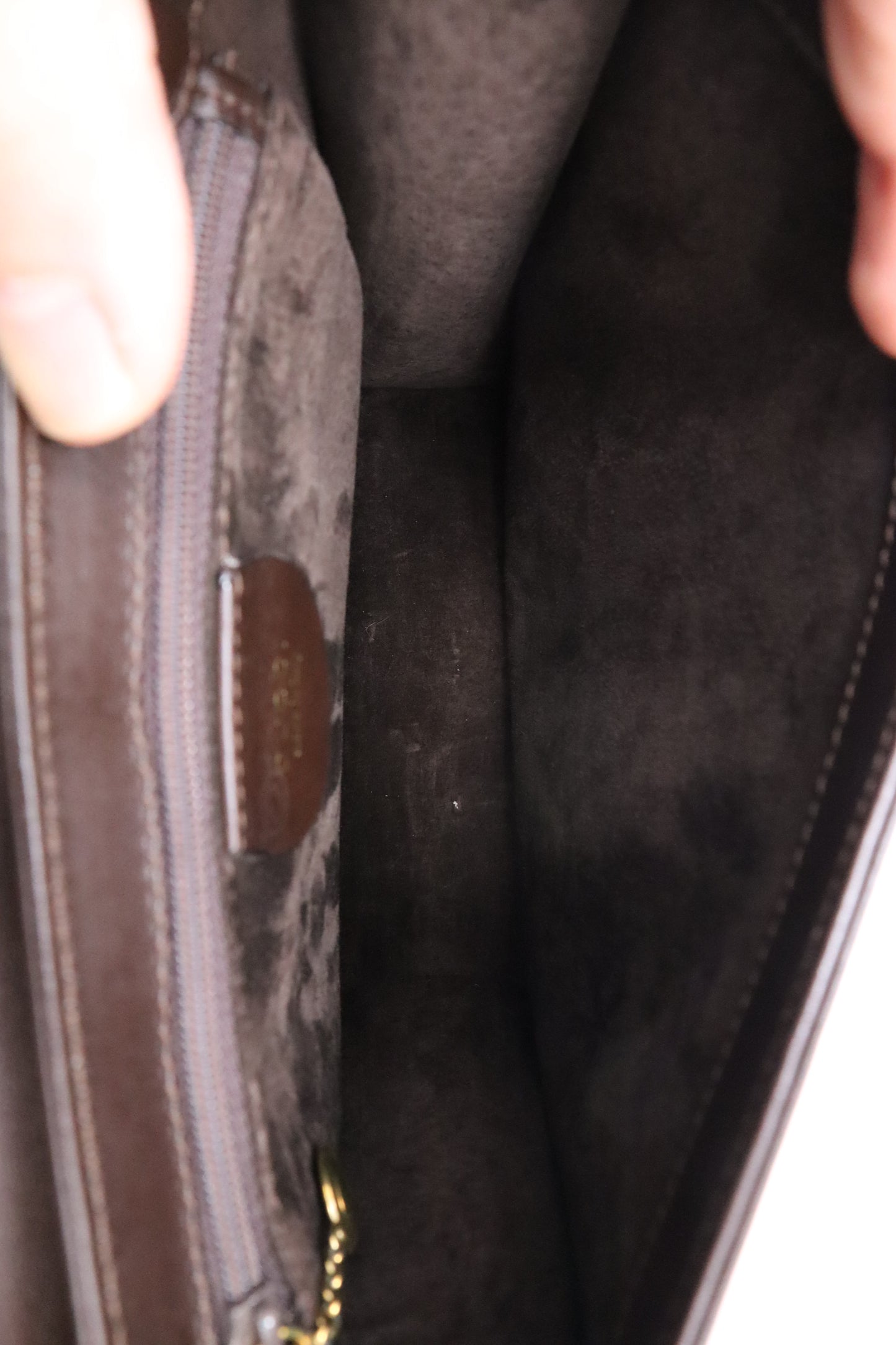 Gucci Shoulder Bag in Brown Leather