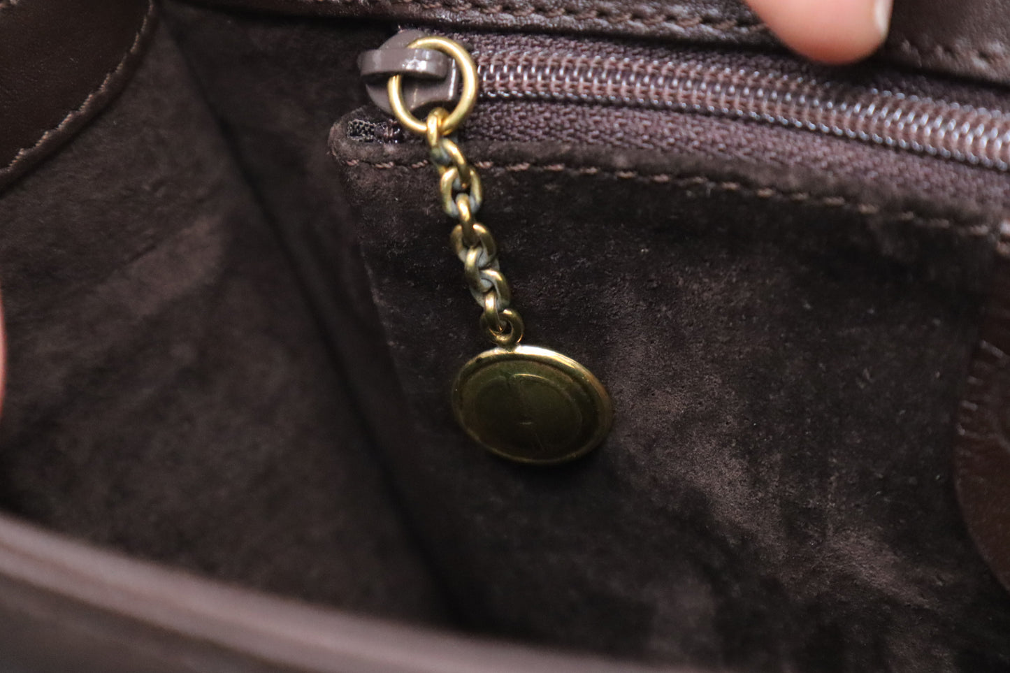 Gucci Shoulder Bag in Brown Leather