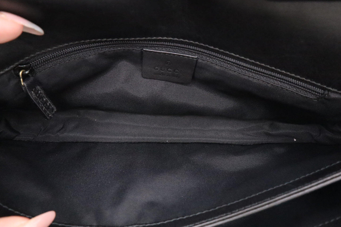 Gucci Shoulder Bag in Black GG Canvas