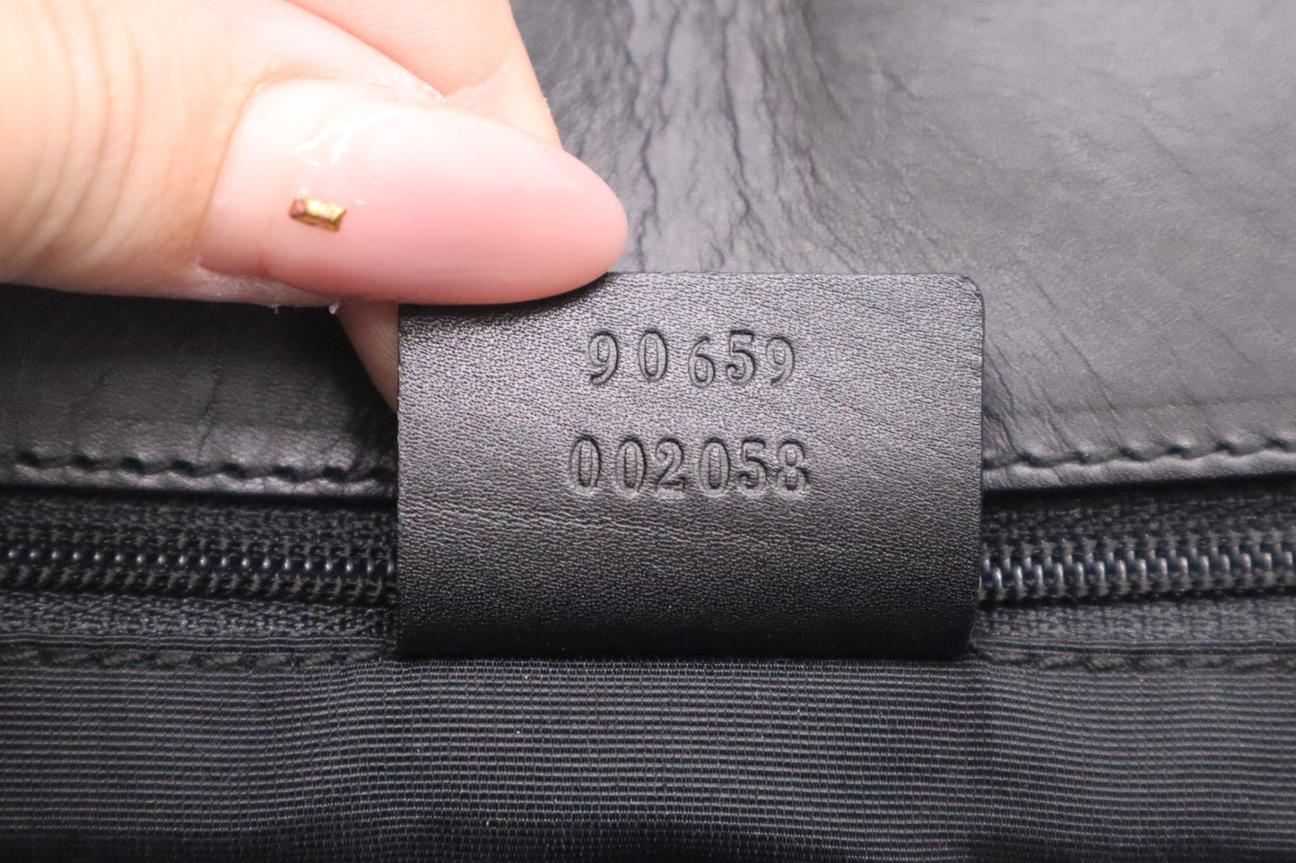 Gucci Shoulder Bag in Black GG Canvas