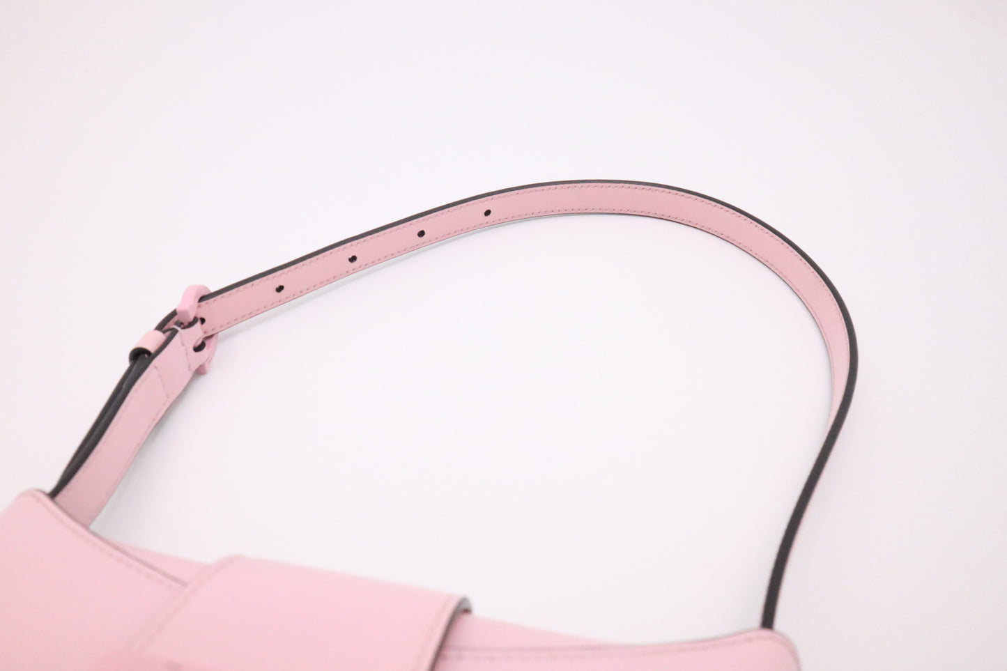 Ferragamo Trifolio Bucket Shoulder Bag in Pink Leather