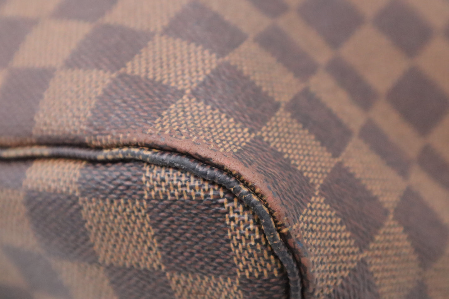 Louis Vuitton Neverfull GM in Damier Ebene Canvas