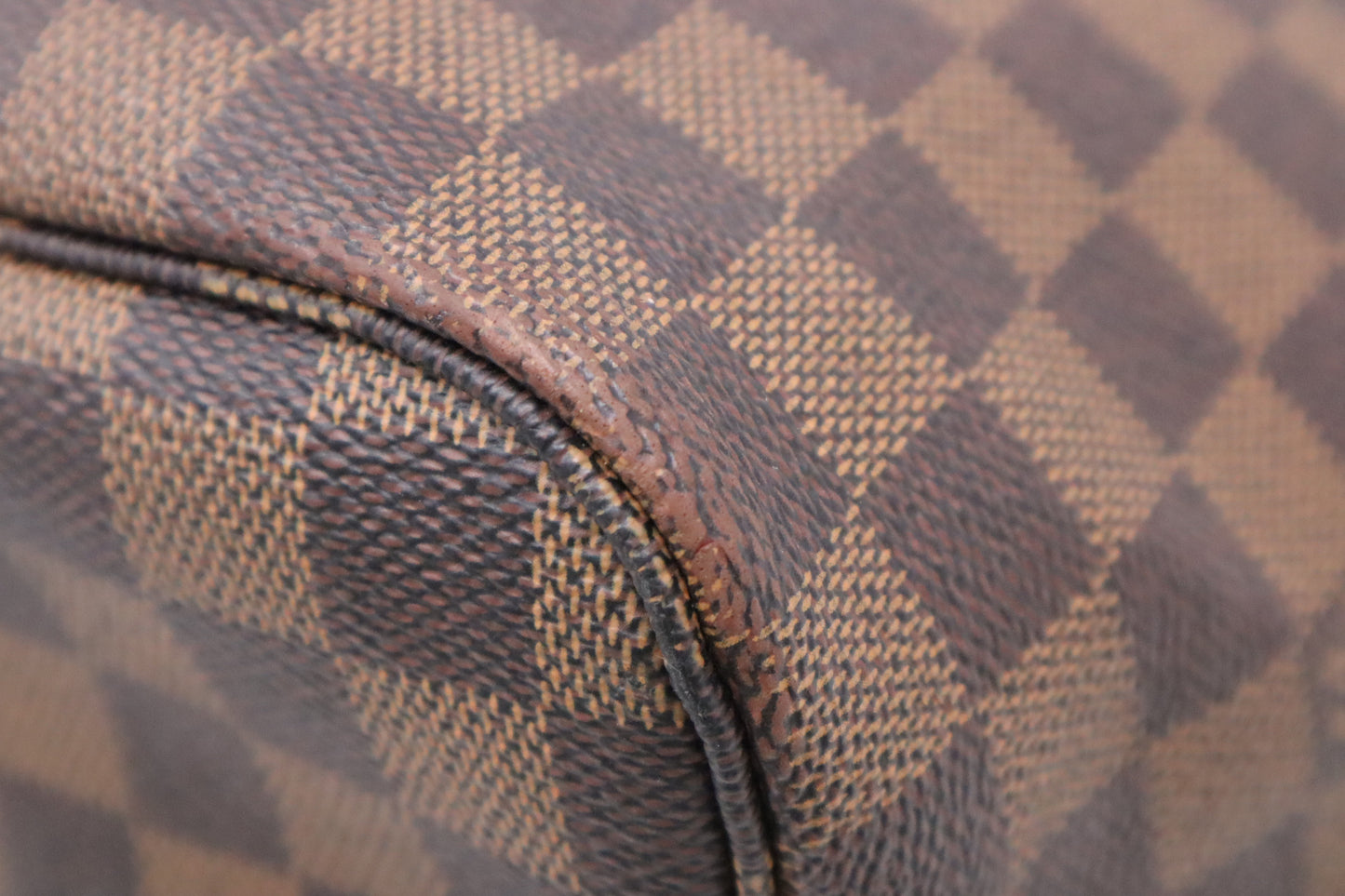 Louis Vuitton Neverfull GM in Damier Ebene Canvas