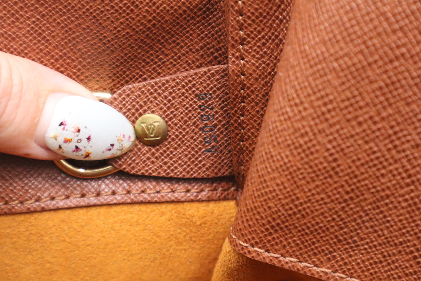 Louis Vuitton Musette Salsa MM in Monogram Canvas