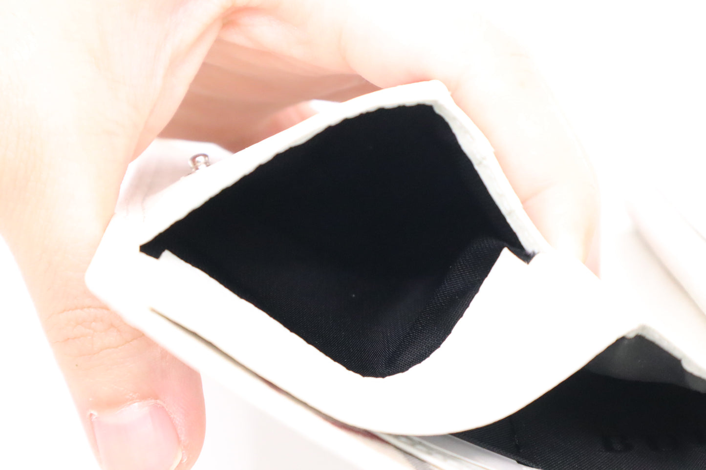 Burberry Compact Wallet in White Leather