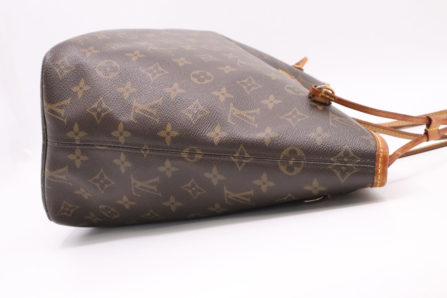 Louis Vuitton Neverfull MM in Monogram Canvas