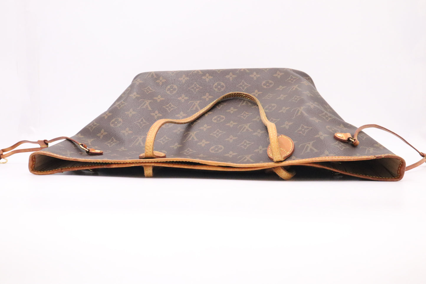 Louis Vuitton Neverfull MM in Monogram Canvas