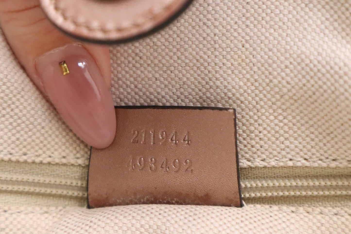 Gucci Sukey Handbag in Light Pink Guccissima Leather