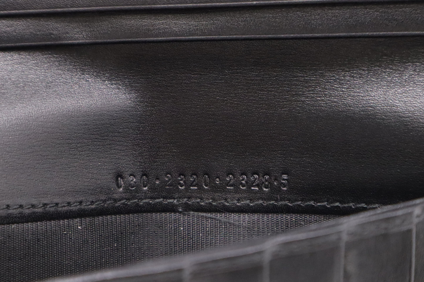 Gucci Bi-fold Wallet in Black Leather