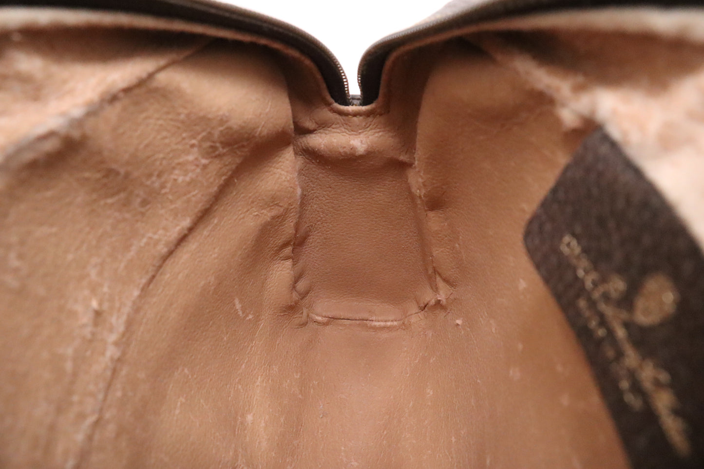 Gucci Crossbody in GG Supreme Canvas