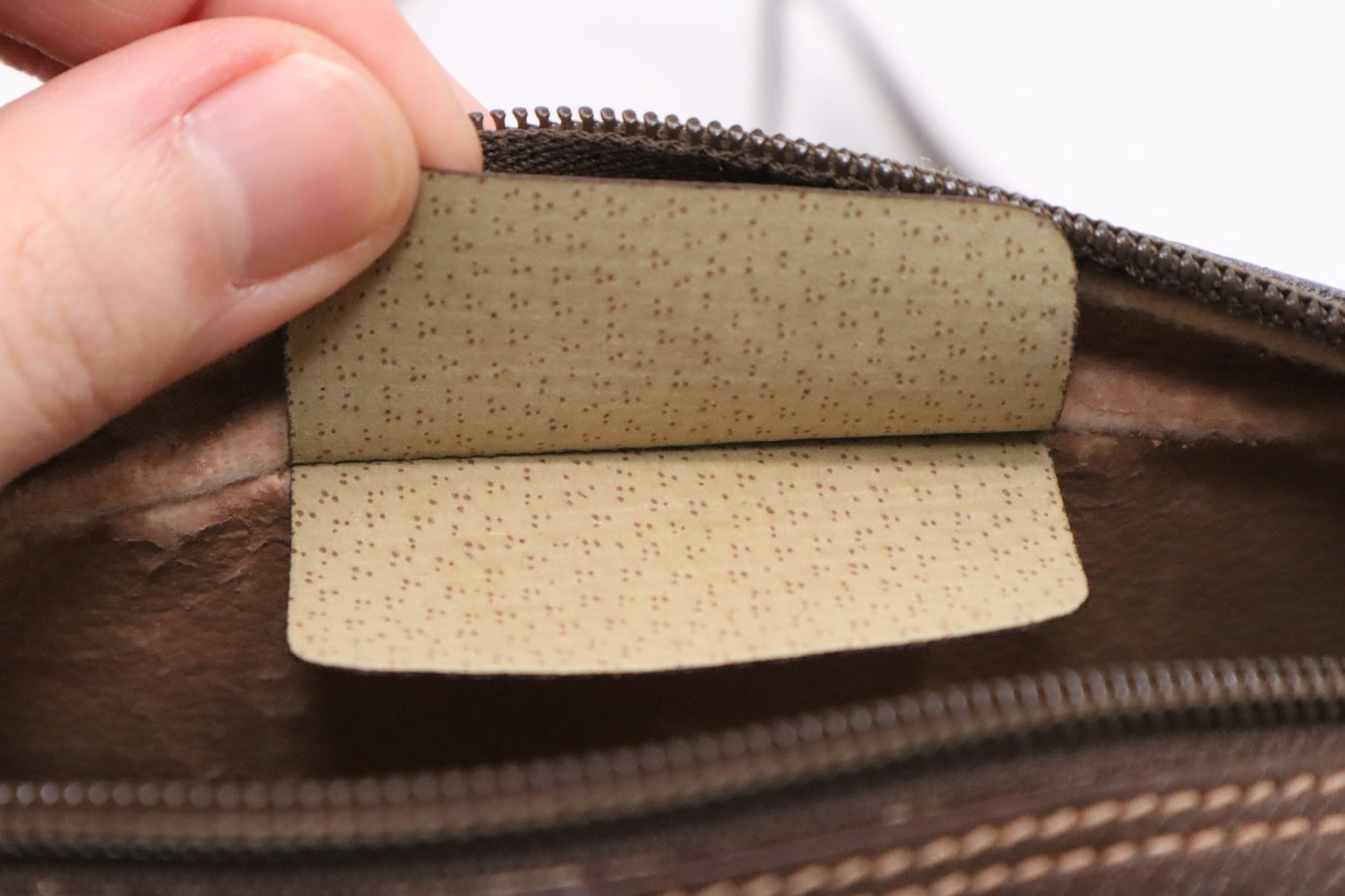 Gucci Crossbody in GG Supreme Canvas