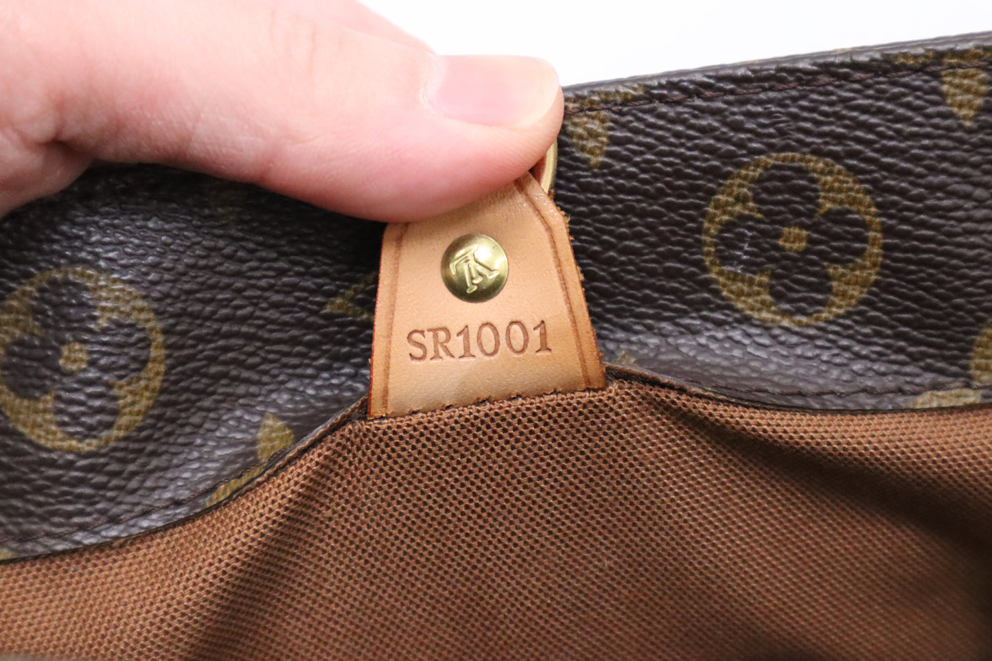 Louis Vuitton Vavin MM in Monogram Canvas