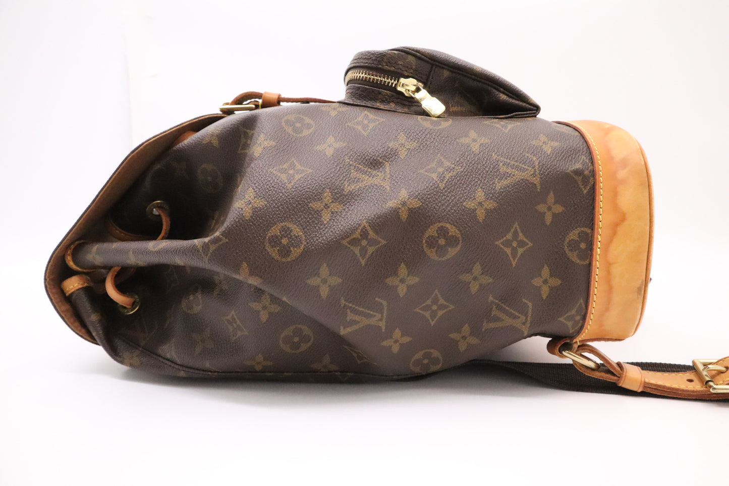 Louis Vuitton Montsouris GM in Monogram Canvas