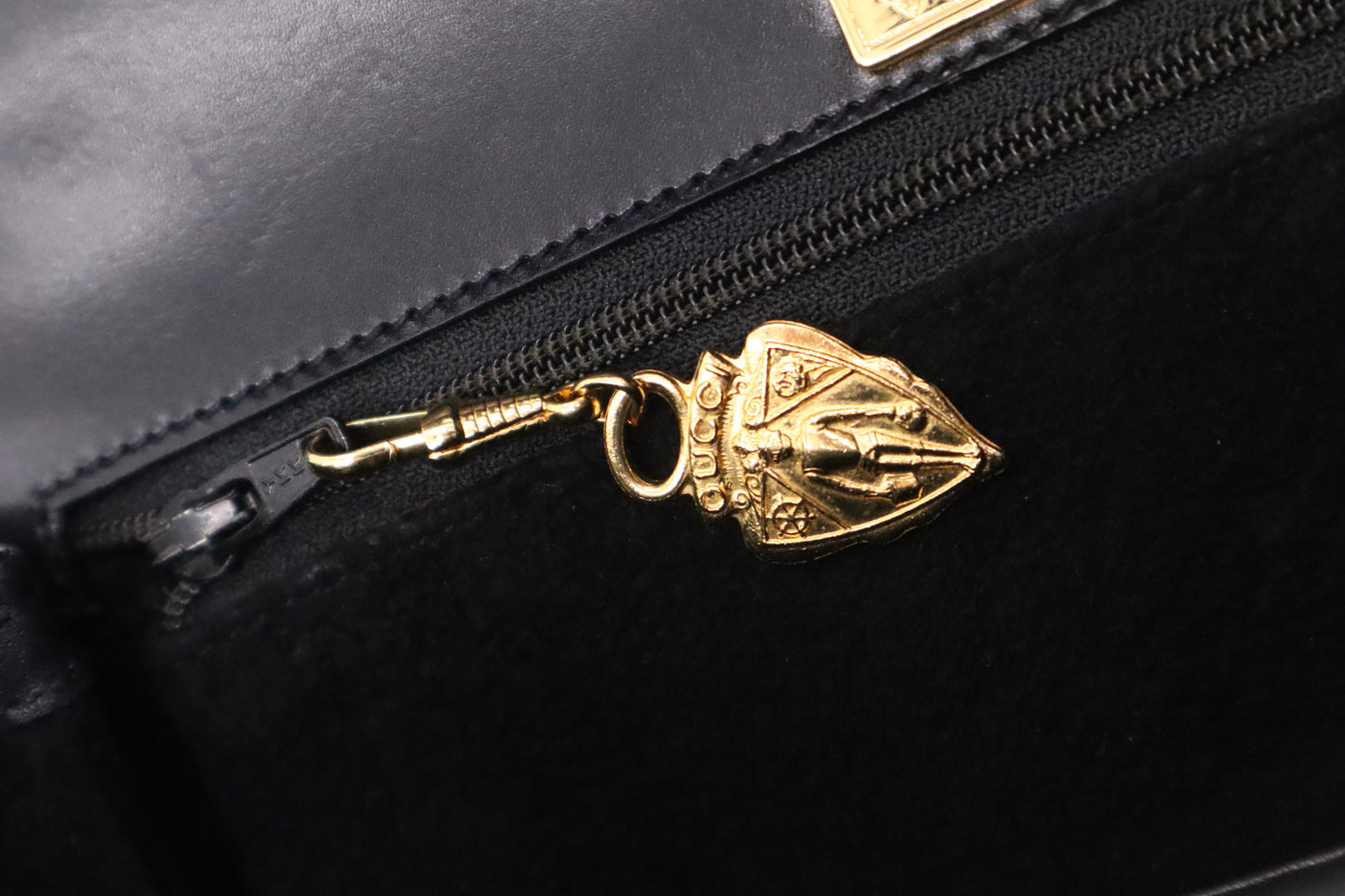 Gucci Bamboo Medium Top Handle in Black Leather