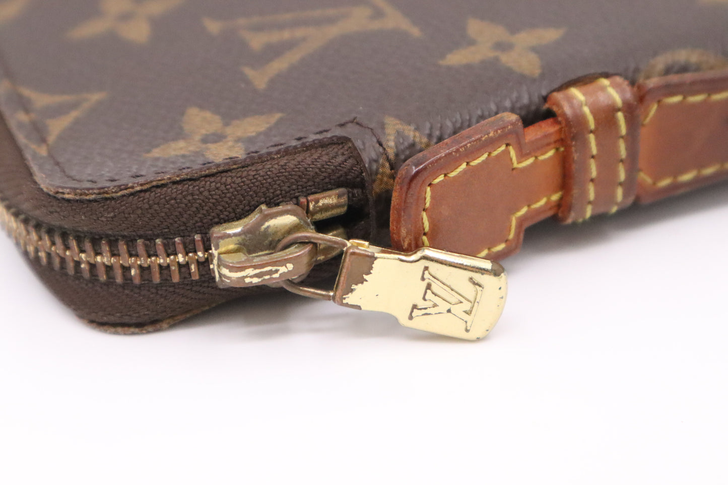 Louis Vuitton Travel Case in Monogram Canvas