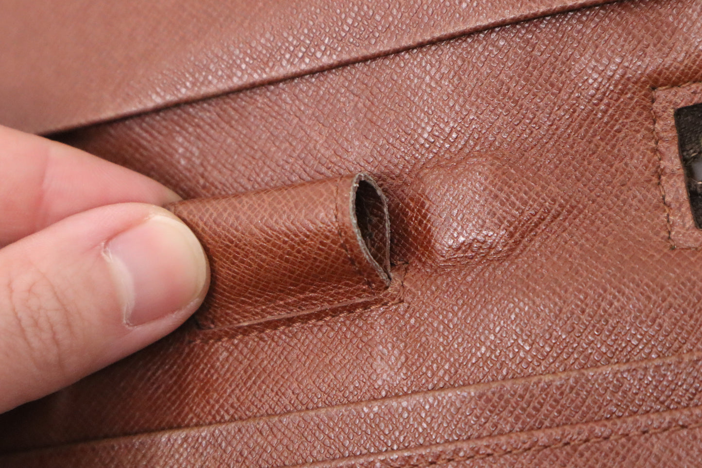 Louis Vuitton Travel Case in Monogram Canvas