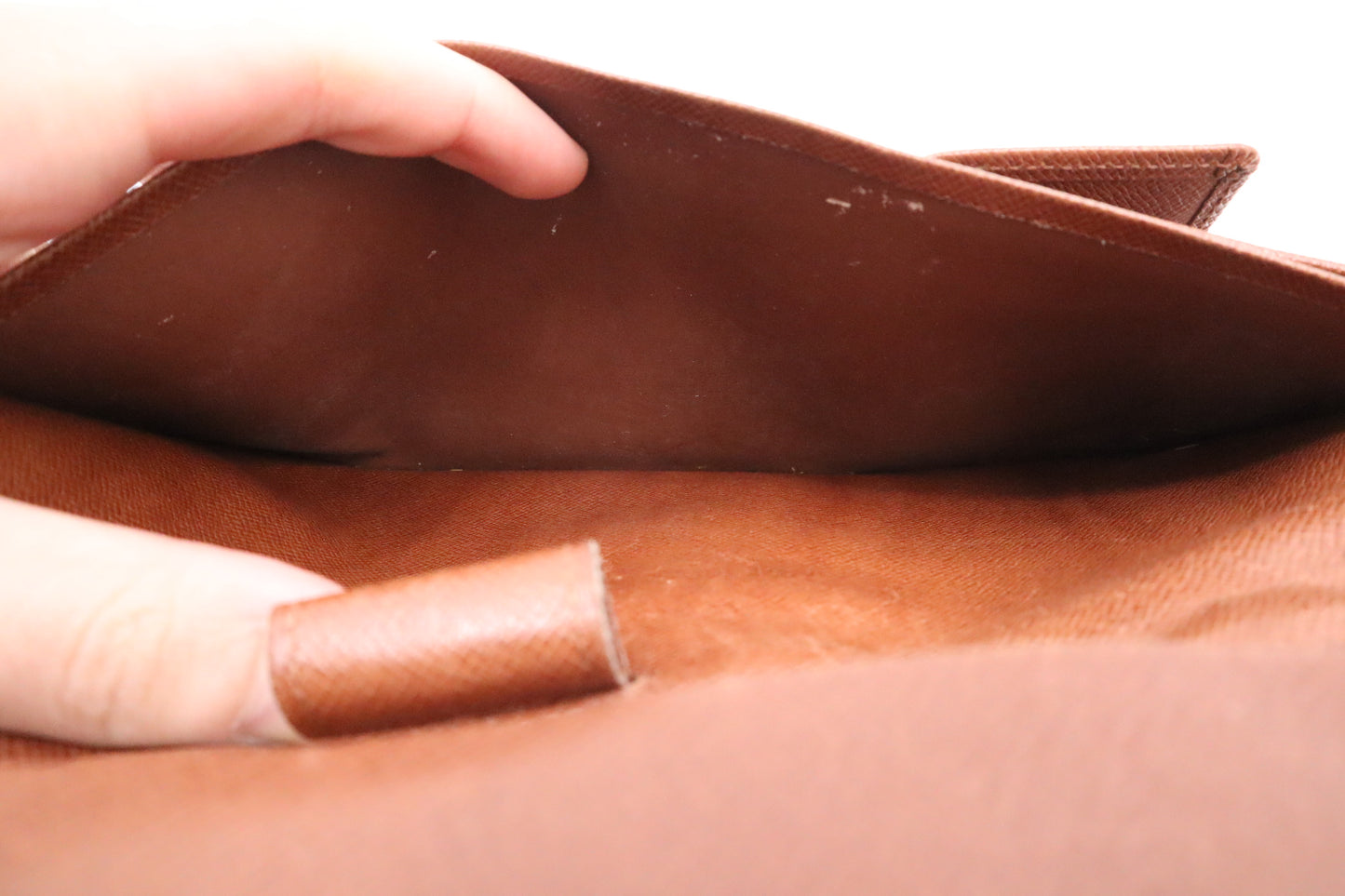 Louis Vuitton Travel Case in Monogram Canvas