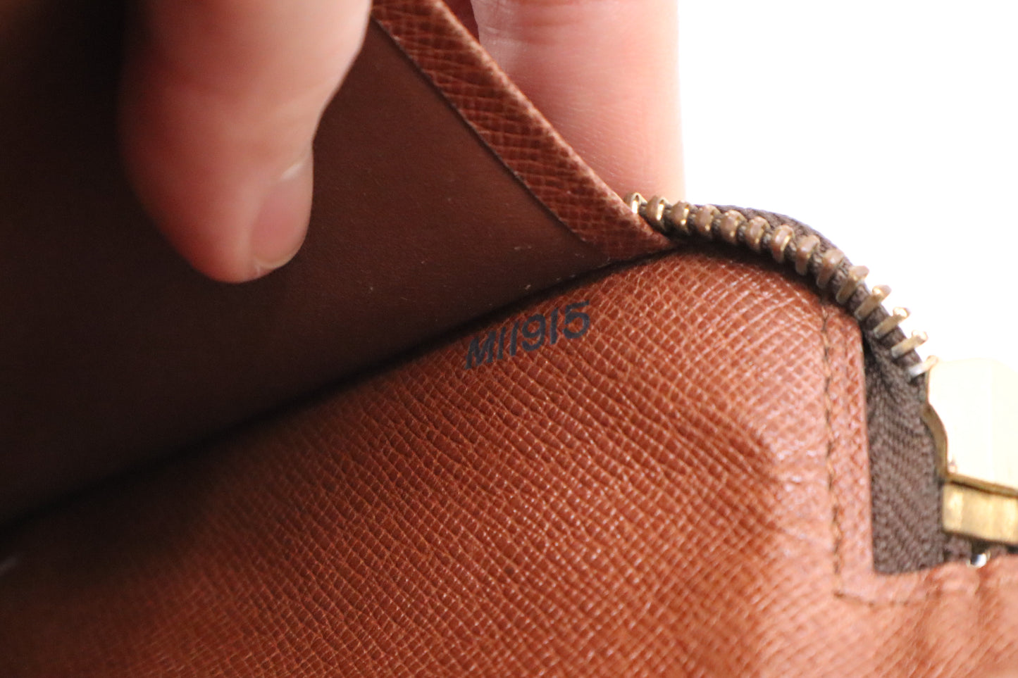 Louis Vuitton Travel Case in Monogram Canvas