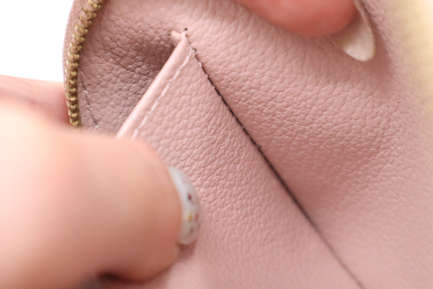 Louis Vuitton Pochette Cosmetique in Dune Vernis Leather