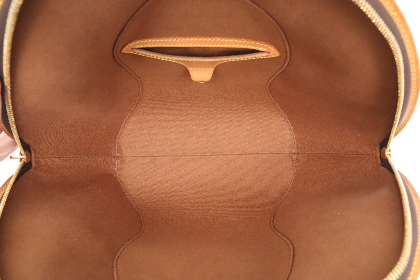 Louis Vuitton Ellipse MM in Monogram Canvas