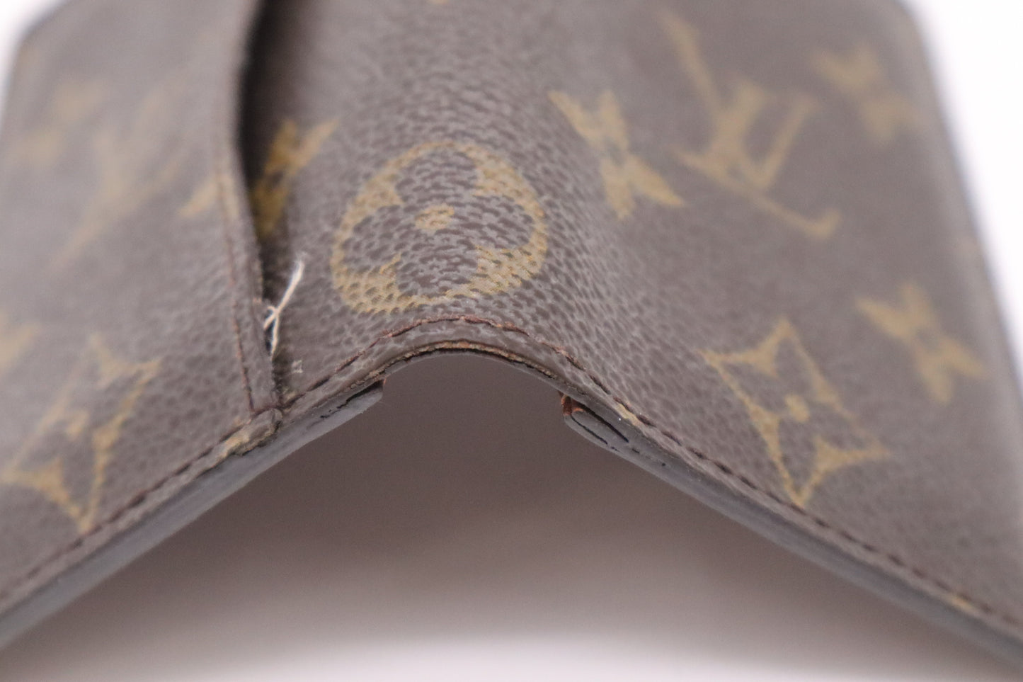 Louis Vuitton Porte Cartes Pass Vertical Card Holder in Monogram