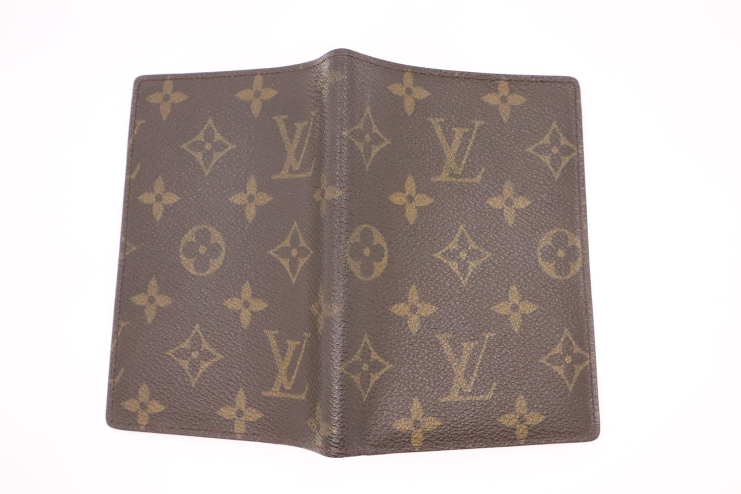 Louis Vuitton Passport Cover in Monogram Canvas