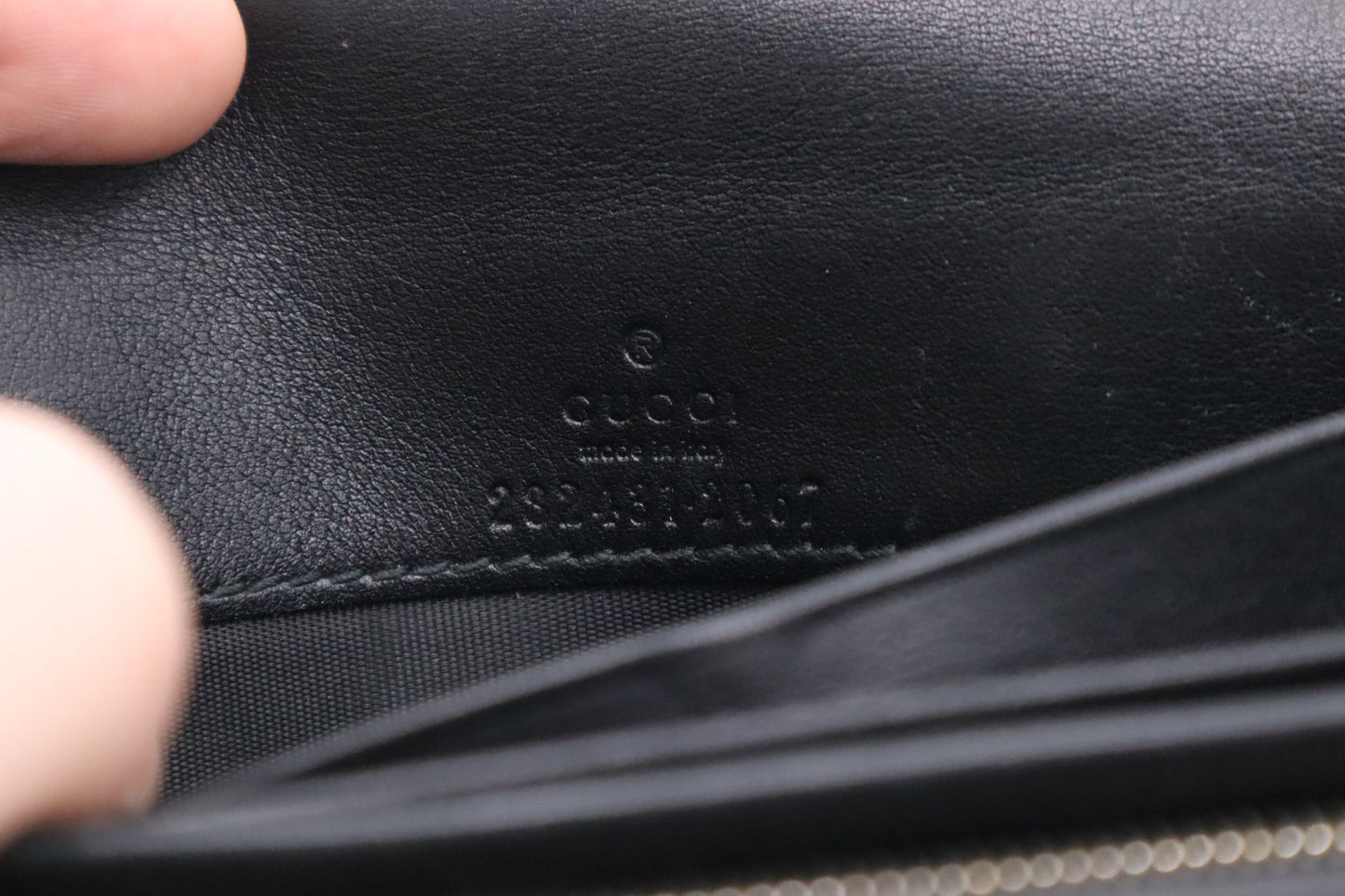 Gucci Continental Wallet in Black Guccissima Leather