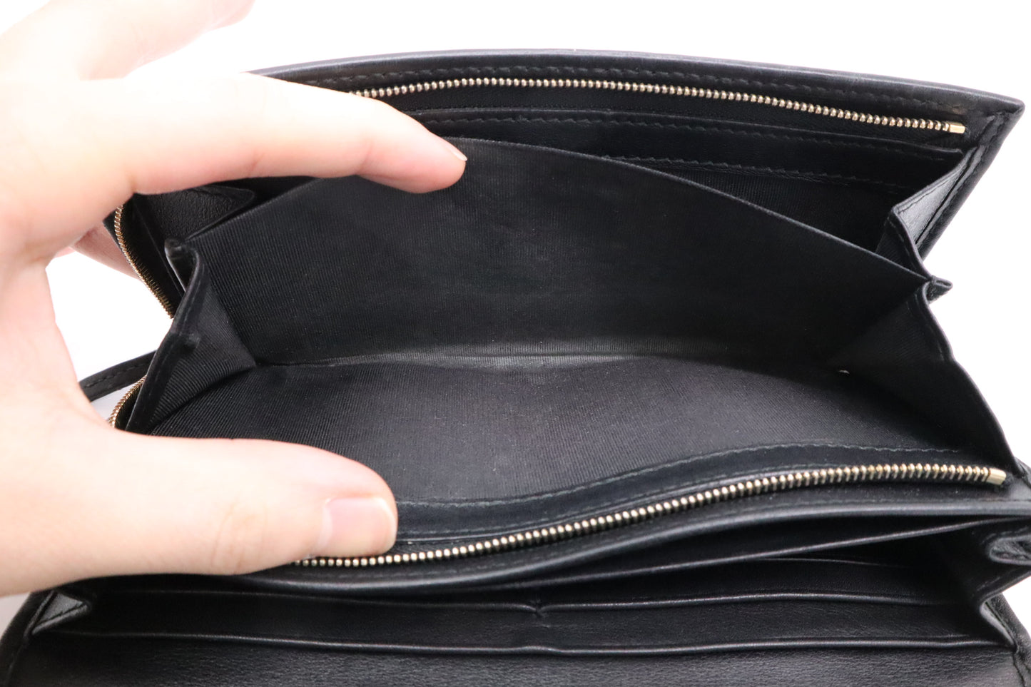 Gucci Continental Wallet in Black Guccissima Leather