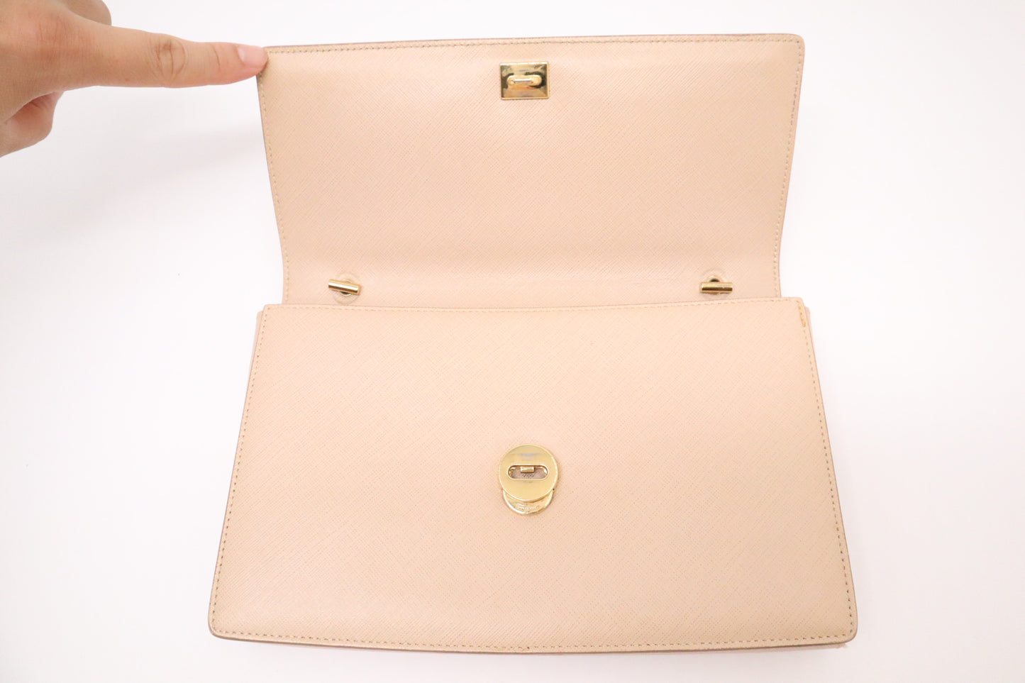 Ferragamo Handbag in Tan Leather