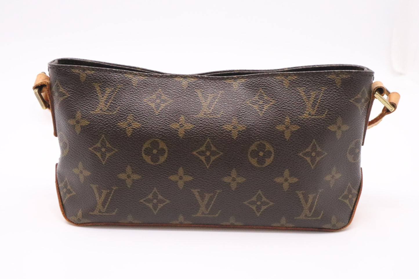 Louis Vuitton Trotteur in Monogram Canvas