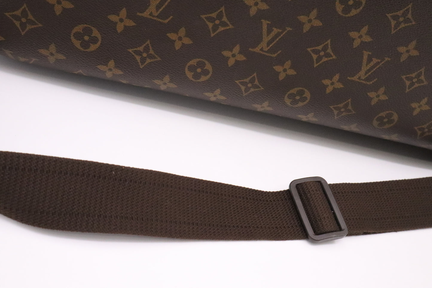 Louis Vuitton Alize 3 Pouches in Monogram Canvas